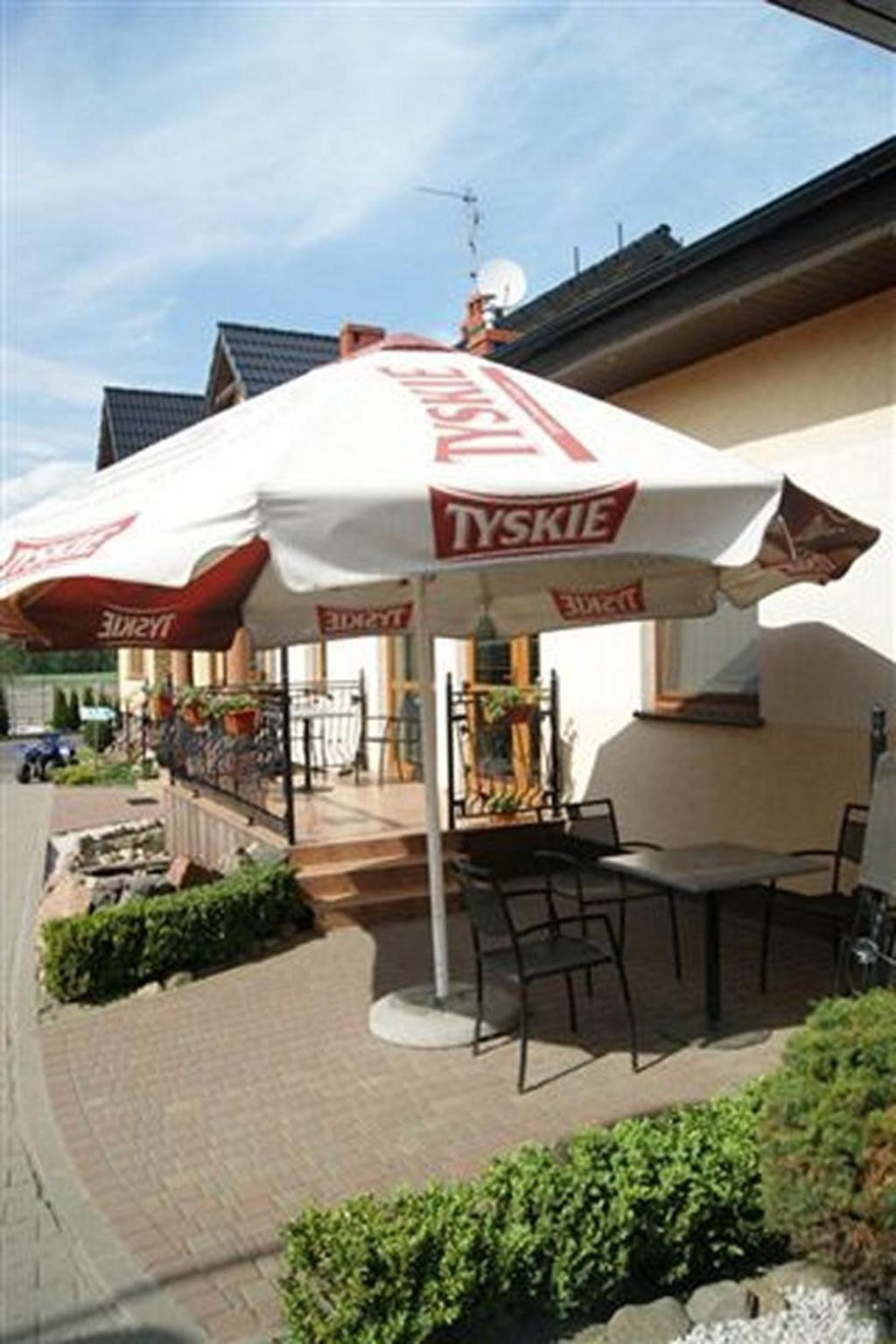 Pokoje Goscinne Gum-Bar Biskupice  Экстерьер фото
